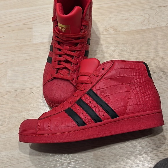 NW Adidas Red Snake Skin - Picture 2 of 9